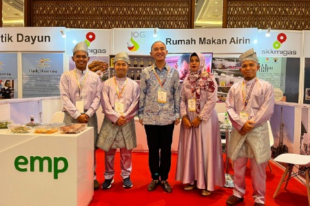 UMKM EMP Bentu Ltd, Rumah Makan Terapung Airin raih penghargaan Kapnas 2022.(foto: andi/halloriau.com)