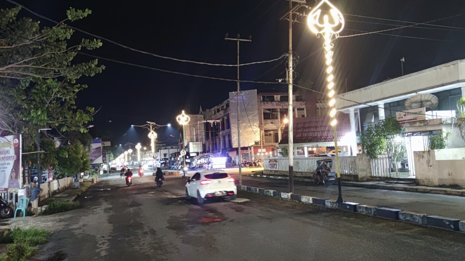 Kondisi lampu Jalan Sudirman saat ini, (foto /Ayendra)