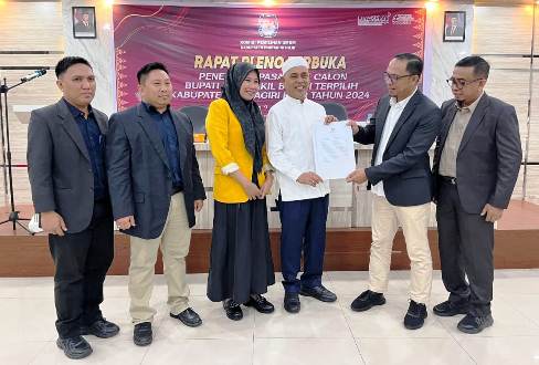 Pasangan Herman-Yuliantini ditetapkan sebagai Bupati dan Wakil Bupati Inhil terpilih 2024-2029.(foto: ayendra/halloriau.com)