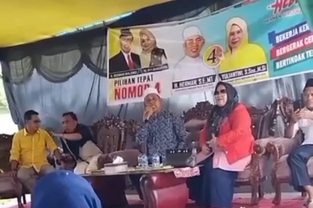 Tangkapan layar video yang beredar, H Herman saat berkampanye di Desa Pancur, Kecamatan Keritang (foto/ayendra)