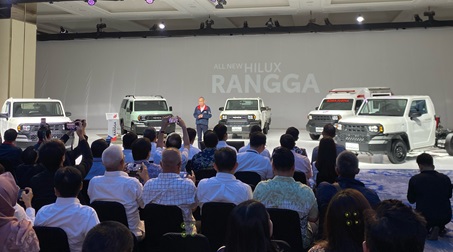 Toyota Hilux Rangga resmi diluncurkan di JIExpo hari ini. (foto/Yuni)