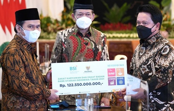 BSI membayar zakat perusahaan kepada Badan Amil Zakat Nasional sebesar lebih dari Rp 122,5 miliar.
