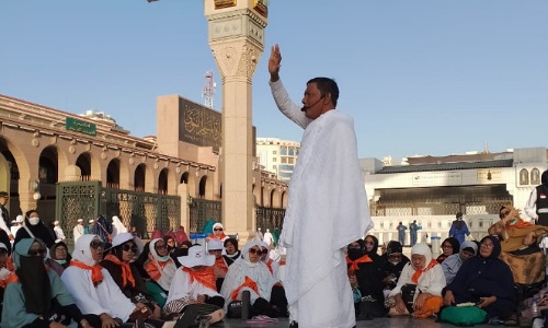 Jamaah Haji Bengkalis mengikuti manasik umrah di Masjid Nabawi.(foto: zulkarnaen/halloriau.com)