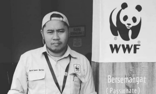 Almarhum Arsyad Rahim saat aktif di WWF.(foto: ultra/halloriau.com)