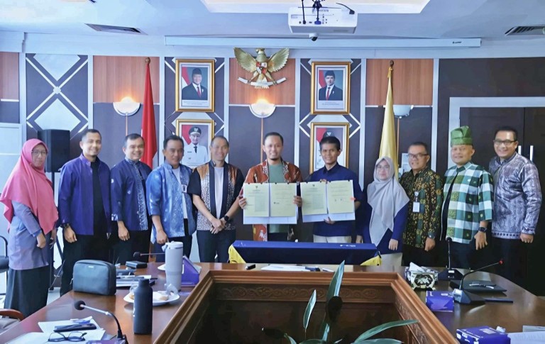 Wako Agung Nugroho pastikan layanan kesehatan UHC gratis masih berlanjut di Pekanbaru (foto/Tata)