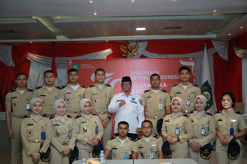 Sekda Siak, Arfan Usman menyambut taruna mahasiswa Sekolah Tinggi Transportasi Darat (STTD) Bekasi (foto/diana)