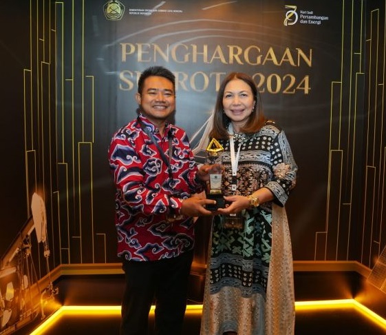 Direktur Komersial PGN Ratih Esti Prahatini hadir mewakili PGN untuk menerima penghargaan Subroto Award 2024.