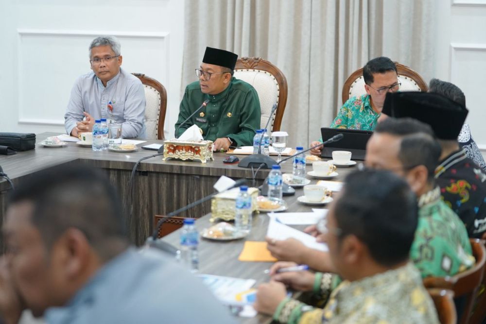 Pj Gubri, Rahman Hadi pimpin rapat usulan PSN pembangunan Jembatan Pulau Bengkalis - Bukit Batu (foto/int)