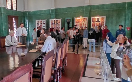Kunjungan jurnalis mitra BI Riau di salah satu ruangan Museum BI Jakarta.(foto: barkah/halloriau.com)