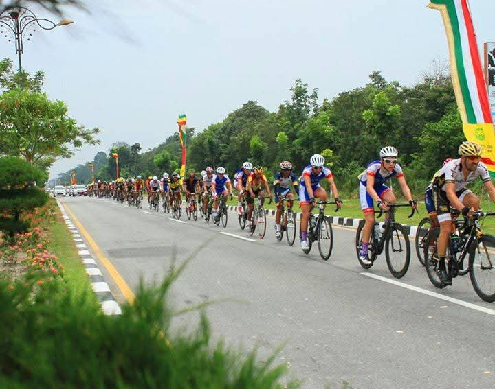 Tour de Siak (TdSi) dengan melewati rute Sabak Auh (foto/diana)