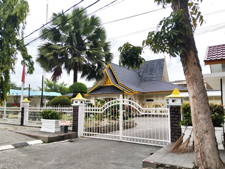 Suasana di Rumah Dinas Pj Walikota Pekanbaru, Jalan Ahmad Yani, Pekanbaru sepi.(foto: dini/halloriau.com)