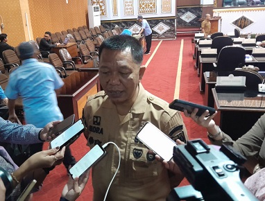 Sekda Pekanbaru, Indra Pomi usai mengajukan Ranperda Kawasan Tanpa Rokok ke DPRD (foto/int)