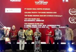 BRK Syariah  berhasil meraih penghargaan Top BUMD Awards 2025 dengan predikat Bintang 5. 