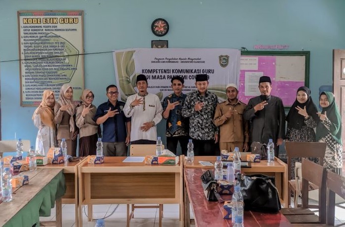 Tim PKM Fikom UIR menyambangi Ponpes Tahfidz Quran Al Fath Siak Sri Indrapura 