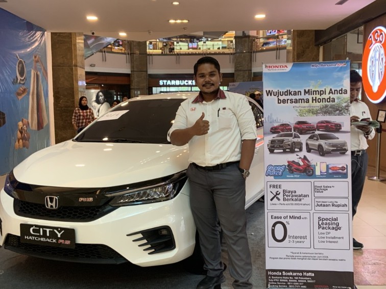Dapatkan penawaran menarik selama pameran bulanan Honda Soekarno Hatta di Mall SKA (foto/Meri)