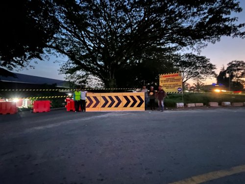 Jembatan Danau Bingkuang Kampar ditutup sementara (foto/ist)