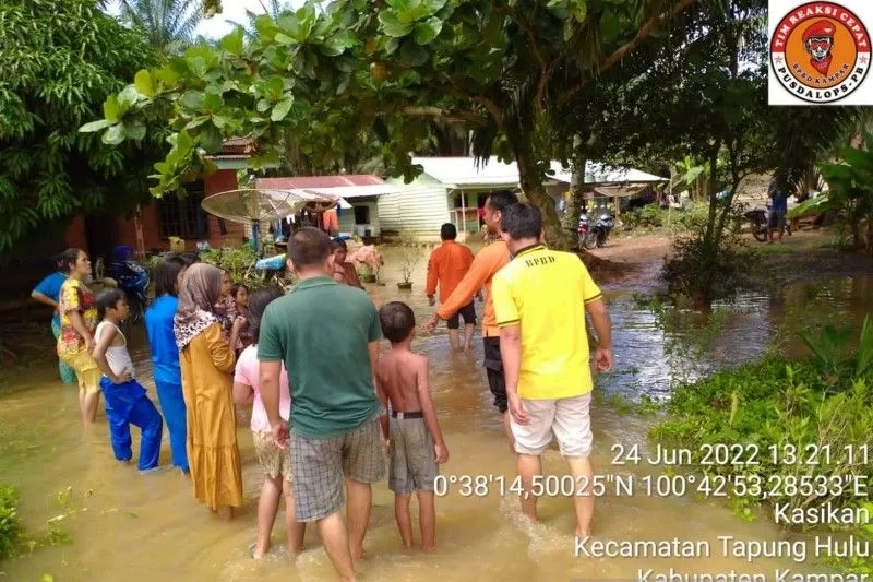 Banjir melanda Desa Kasikan Kampar
