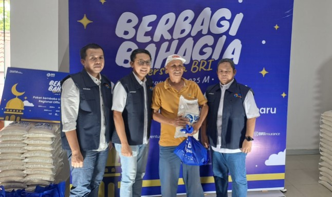 BRI berbagi 2.500 paket Sembako untuk masyarakat Pekanbaru di Ramadan 1446 H (foto/riki)