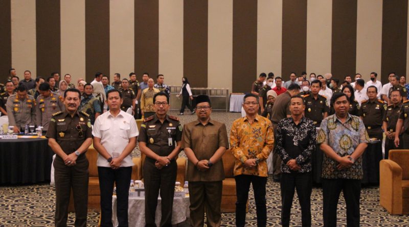 Rakor Sentra Gakkumdu se-Riau yang digelar Bawaslu Riau.(foto: dok/bawaslu riau)