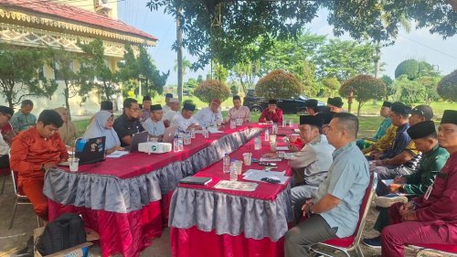 Bupati Pelalawan, Zukri bersama Sekda dan OPD membahas pelaksanaan kegiatan 1 Muharram 1448 Hijriah.(foto: andi/halloriau.com)