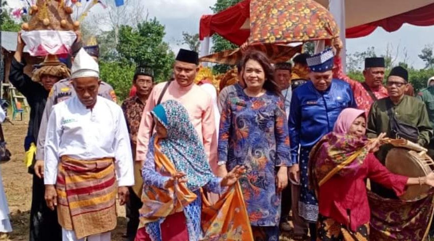 Ragam budaya tradisional di Kenduri Budaya Talang Mamak, Indragiri (foto/andri)