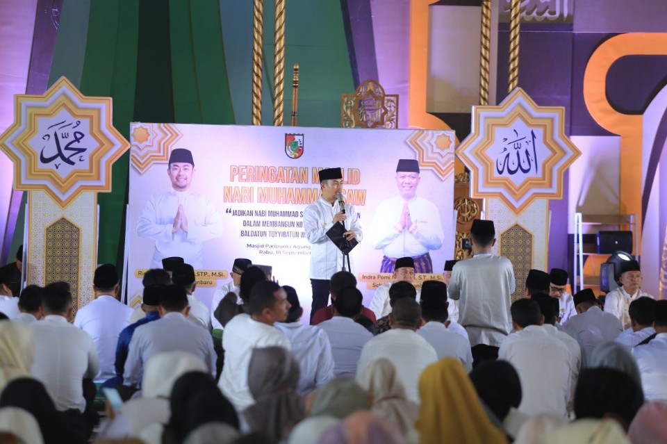 Pj Wako saat peringatan Maulid Nabi Muhammad SAW yang diselenggarakan di Masjid Agung Al Firdaus, Kompleks Perkantoran Tenayan Raya (foto/dini)