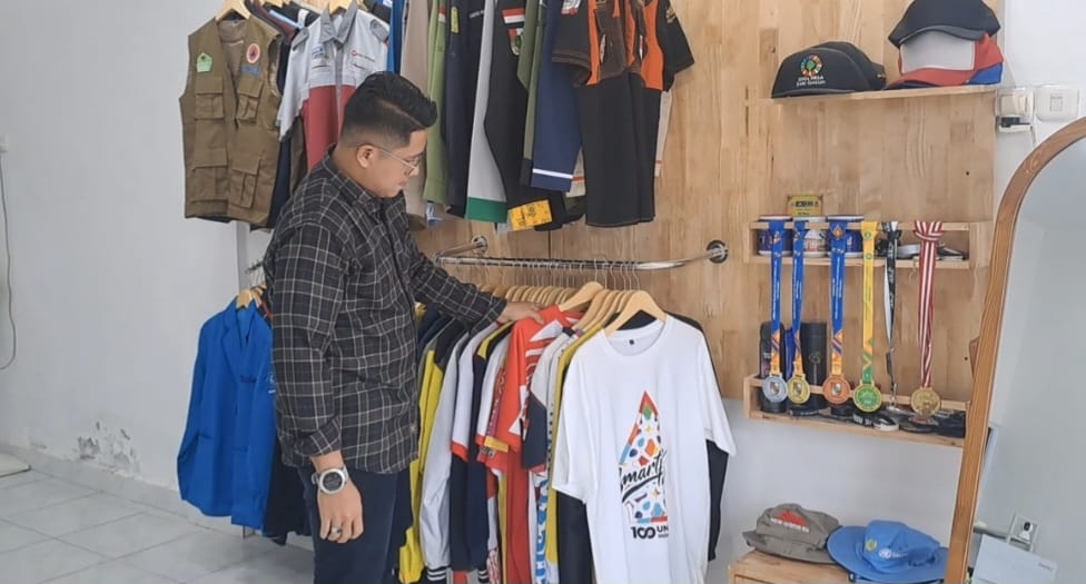 Muhammad Afdal, owner Baunk Art Konveksi di Pekanbaru (foto/riki)