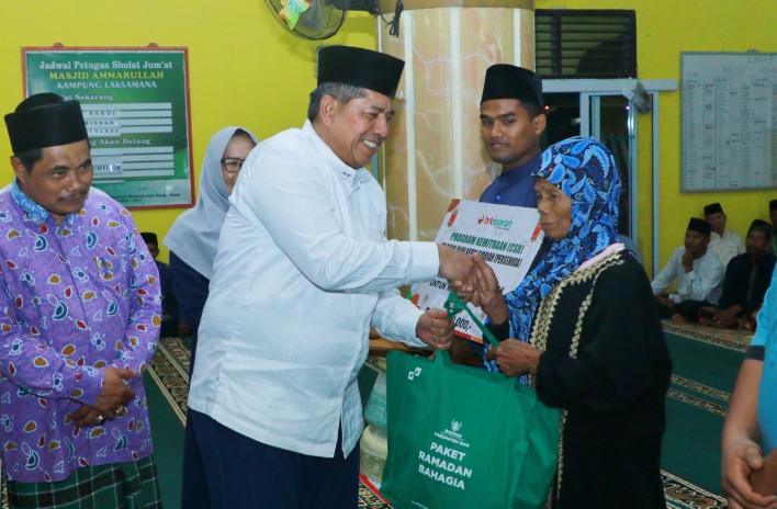 Bupati Alfebri safari Ramadan di Masjid Amarullah, Kampung Laksamana (foto/diana)