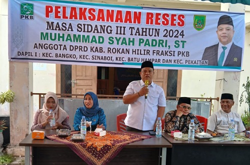 Anggota DPRD Rohil, M Syah Padri saat reses di Bagan Batu.(foto: afrizal/halloriau.com)