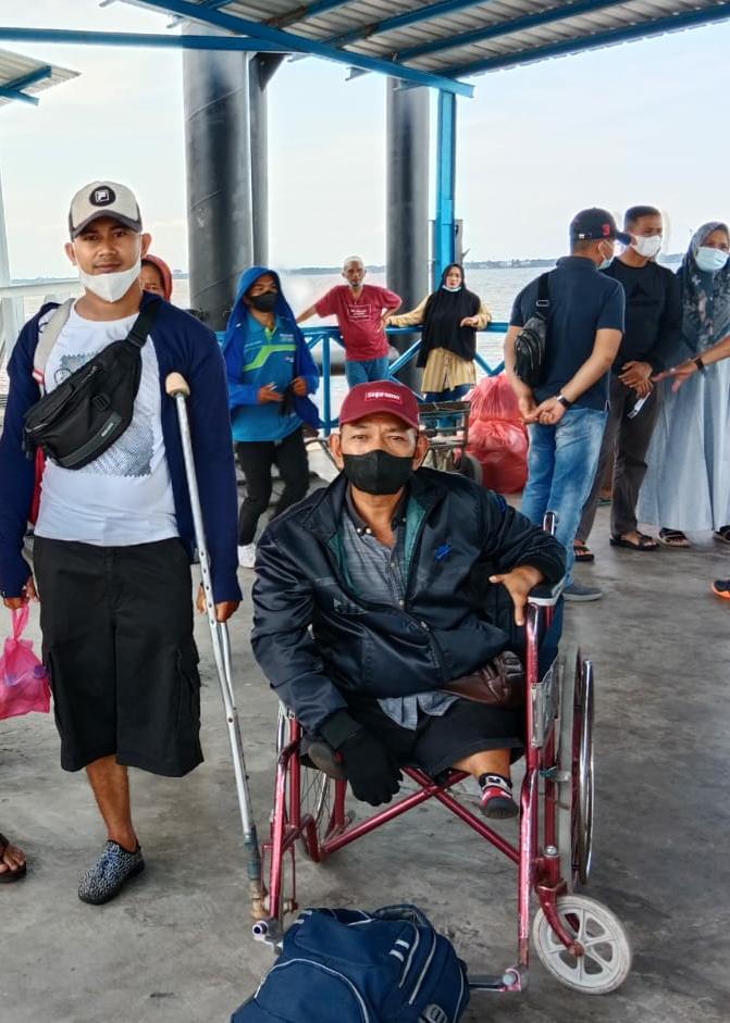 Dua warga Kepulauan Meranti penyandang Disabilitas mendapatkan bantuan dari program Atensi Kemensos RI