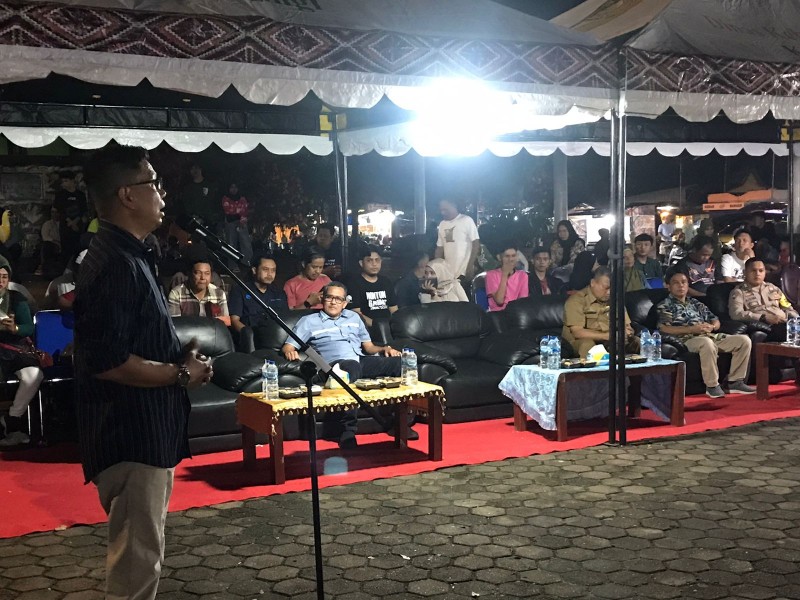 Pj Sekda dr Fahdiansyah buka pentas Kesenian Tradisional Randai Kuansing (foto/ist)