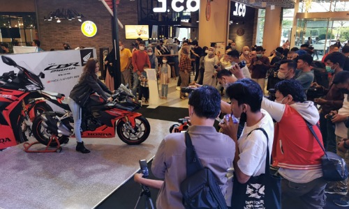 Ribuan Pengunjung Seru Bareng di Honda Sport Motoshow 2022 Living World Pekanbaru