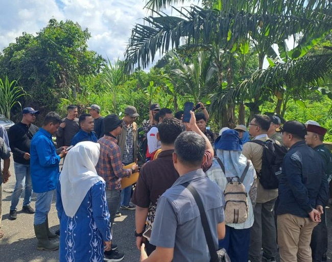 Tim dari Kemendikdasmen melakukan verifikasi dan validasi (verval) lokasi pembangunan sekolah terintegrasi di Kabupaten Indragiri Hilir.