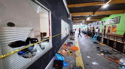 Clash at the car wash Jalan Tuanku Tambusai, Pekanbaru.(photo: int)