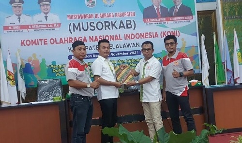 Ipan Supratman, SE, akhirnya terpilih sebagai Ketua Umum KONI Kabupaten Pelalawan priode 2021-2025.