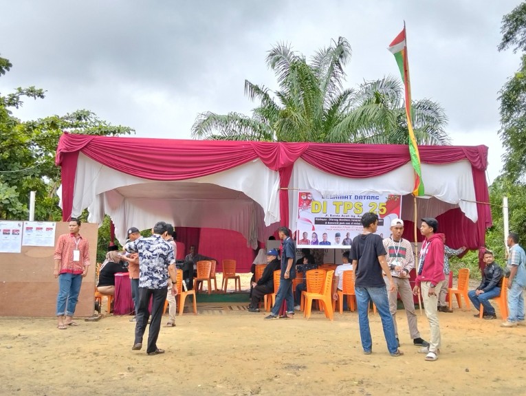 Ratusan pemilih tak menyalurkan hak suara di TPS 25, Tangkerang Utara, Pekanbaru (foto/dini)