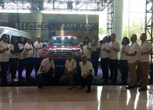 Agung Toyota Perkenalkan New Hiace Luxury, New Hilux, dan New Dyna