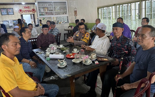 Sejumlah tokoh masyarakat hadir ngobrol Kamtibmas bersama Kapolres Inhil (foto/yendra)