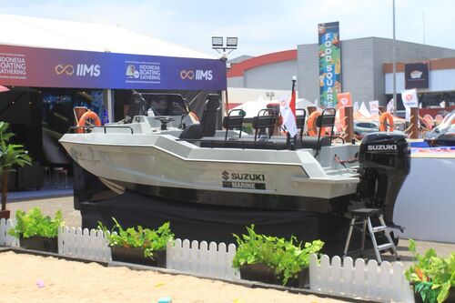 Suzuki Marine merayakan 60 tahun inovasi di IIMS 2025 dengan menghadirkan teknologi mesin tempel kapal terkini. (Foto: Istimewa)