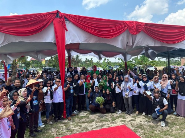 Kampanye dialogis Cawagub nomor urut 1 di Jalan Raya Bening, Sidomulyo Barat, Kecamatan Tuah Madani (foto/Yuni)