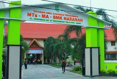 SMK Hasanah Pekanbaru.