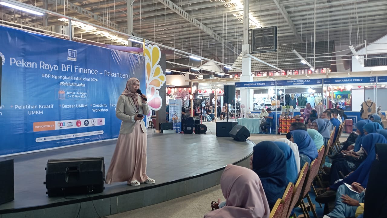 BFI Finance menggelar “Pekan Raya #BFINgangkatUsahaLokal 2024 di MTC Mall Panam, Pekanbaru (foto/ist)