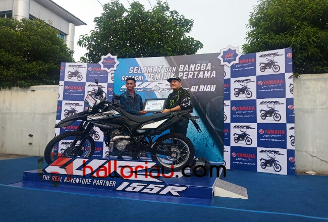 Perdana, Alfa Scorpii Serahkan Yamaha WR155R ke Pembeli 
