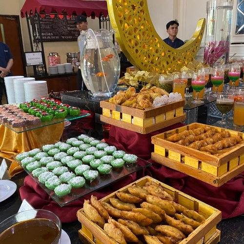 Grand Suka Hotel Pekanbaru sajikan menu buka puasa dengan menu nusantara. (Foto: Meri Yindani)