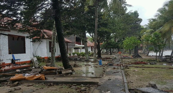 Halloriaucom Pasca Tsunami Anyer Telkomsel Pasang Genset