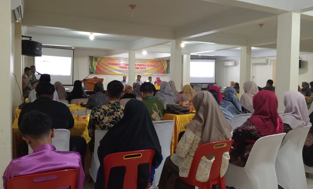 Plt Bupati Rohil, Sulaiman membuka sosialisasi Program Pembinaan Perpustakaan tahun 2024 (foto/afrizal)