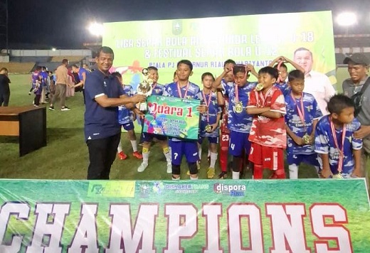 SSB Respa dari Kampar Kiri keluar sebagai juara setelah mengalahkan SSB Wahana (foto/Yuni)