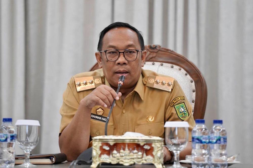 Pj Gubernur Riau, Rahman Hadi pastikan stok sembako aman (foto/int)