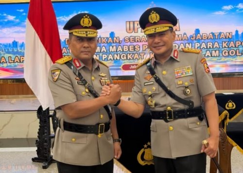 Mantan Kapolda Riau, Komjen Herry Heryawan (kanan), resmi jadi Kabaharkam Polri menggantikan Komjen Karyoto (foto/ist)