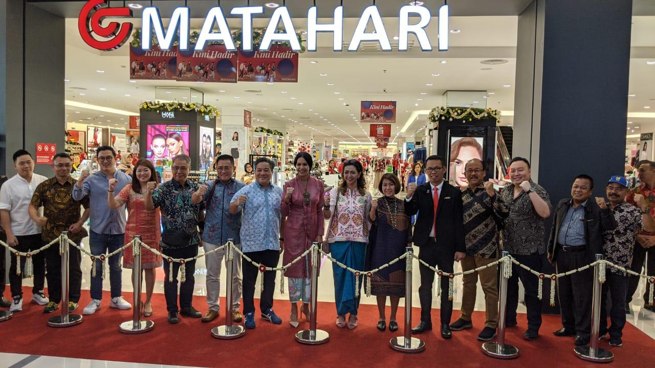 Foto bersama usai peresmian Gerai Matahari di Citimall Dumai